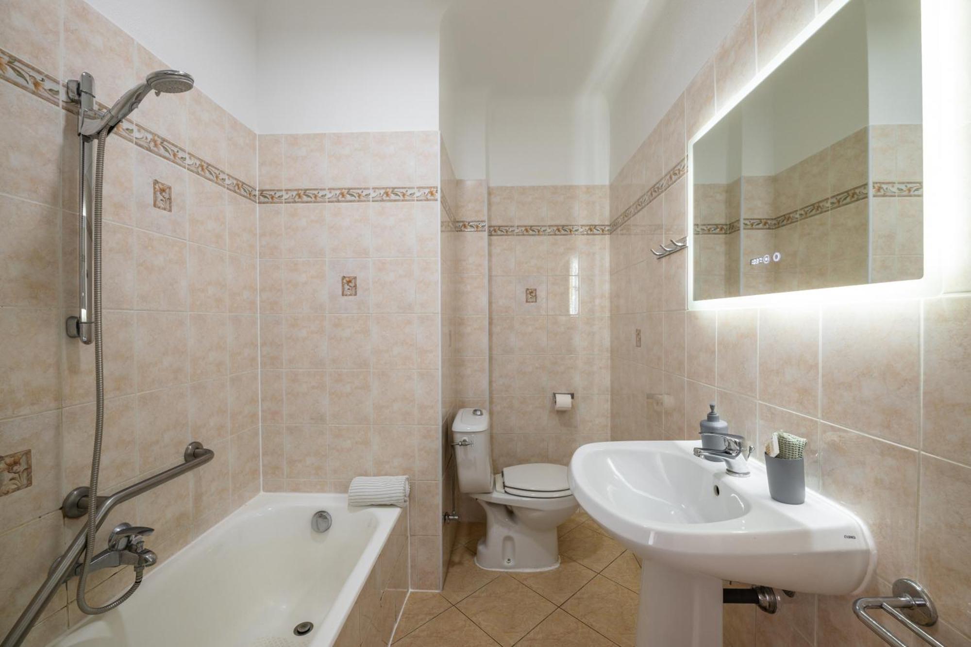 Le Panorama -Vue Exceptionnelle - Dernier Etage - Front De Mer ม็องตง ภายนอก รูปภาพ